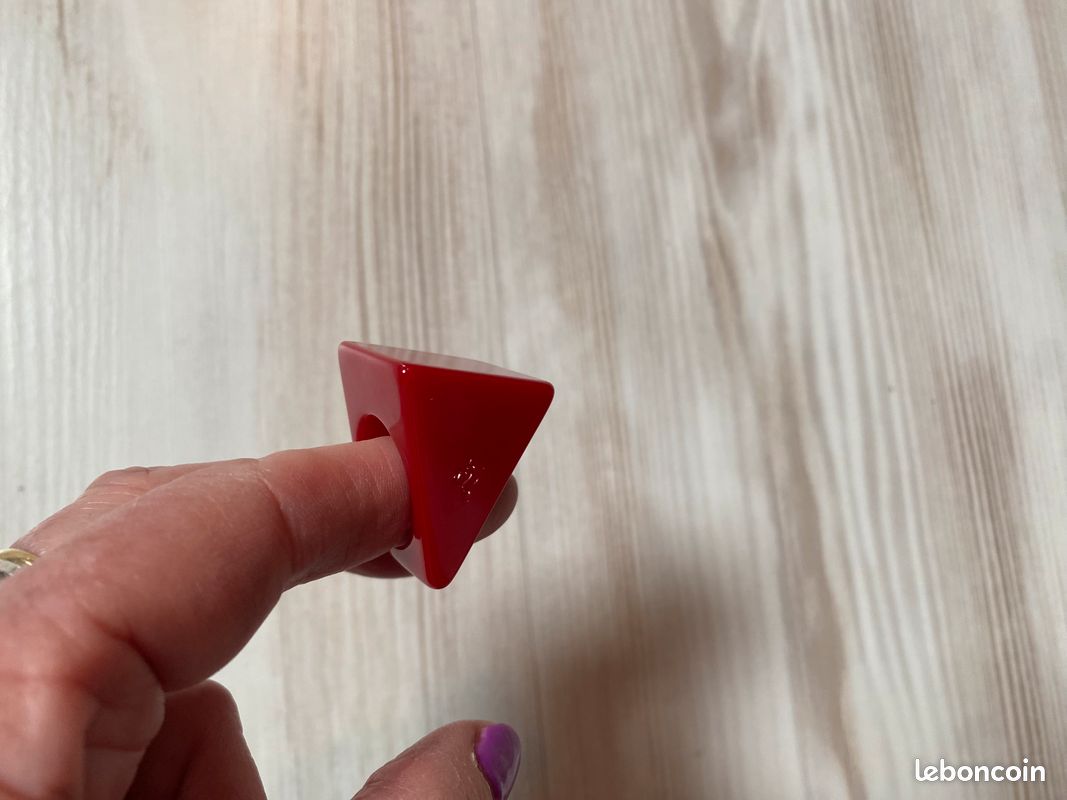 Bague Agnès Sobral - Rouge - Taille 54/55 - Jamais Portée - Parfait état