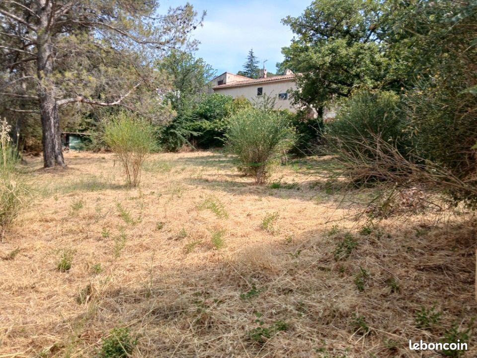 Terrain 411 m² Trets · 197 950 €