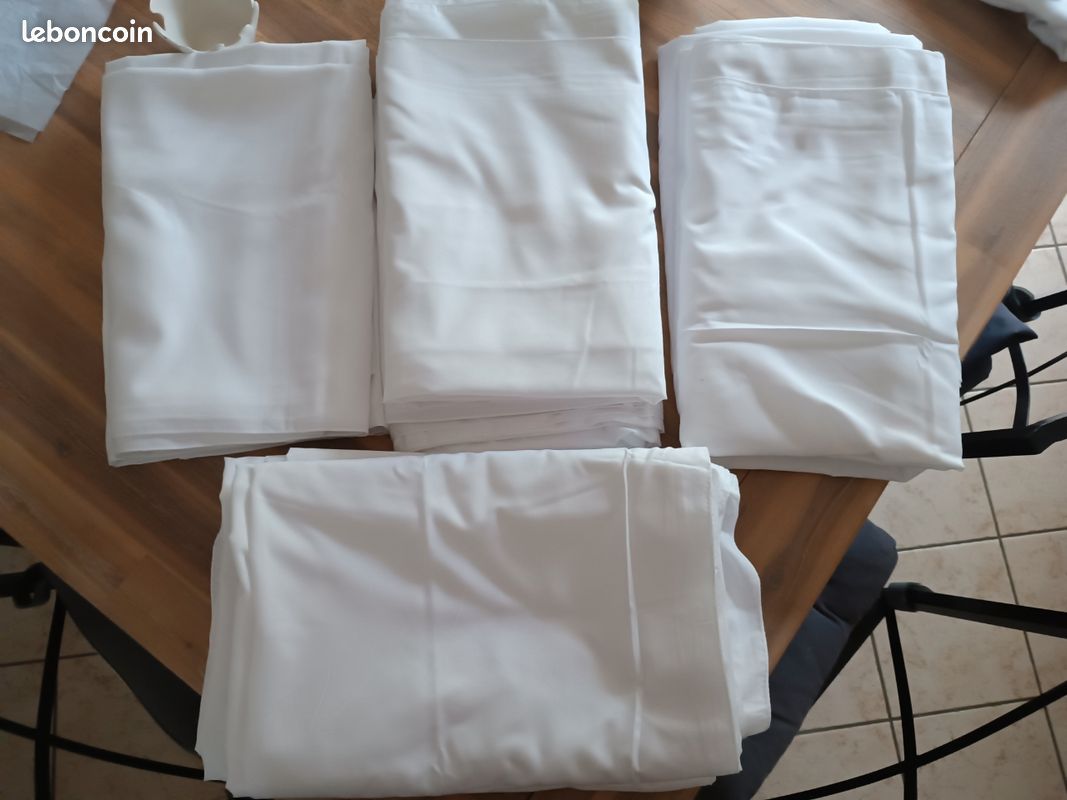 Nappes blanches rectangulaires (image 1)