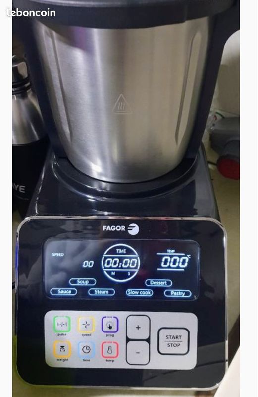 réponse suffisant Portrait robot cuiseur grande capacité le minimum Illustrer ch