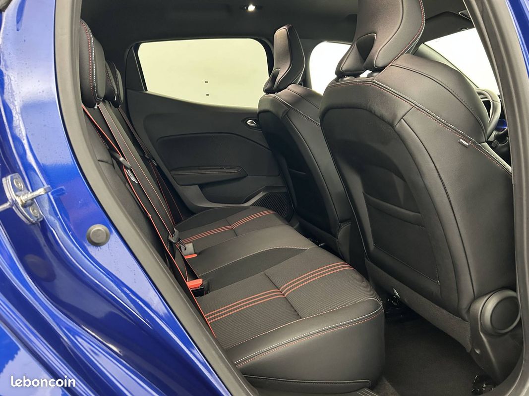 RENAULT Clio E-Tech 140 - 21N R.S. Line (image 16)
