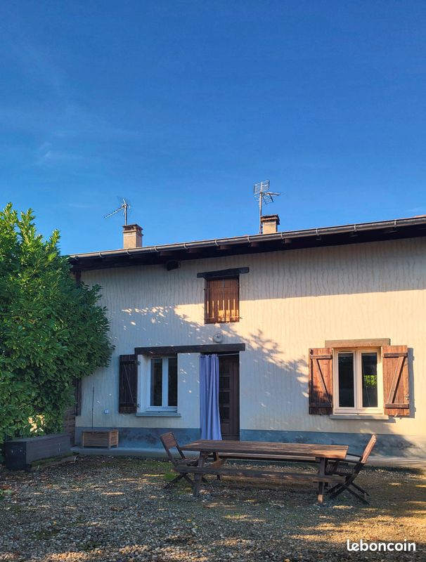 Maison 5 pièces 110 m² · à Attignat · 110 m² · 225 000 €
