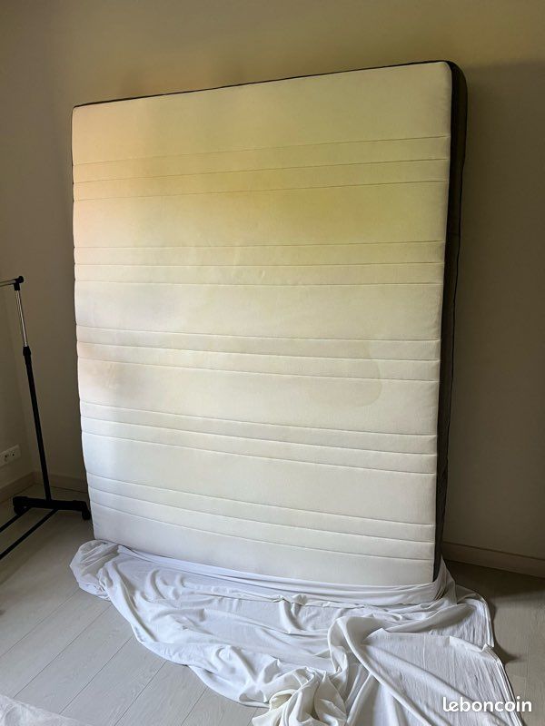 Matelas IKEA Hovag (Valevag) 160x200 ferme, très bon état (image 3)