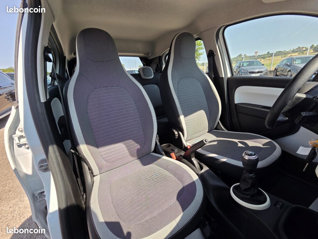 RENAULT Twingo III SCe 65 ch Zen 5 portes / 1°MAIN (image 4)