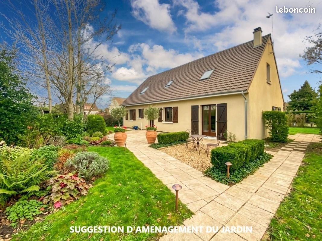 Maison 8 pièces 176 m² · à Mantes-la-Jolie · 176 m² · 325 000 €