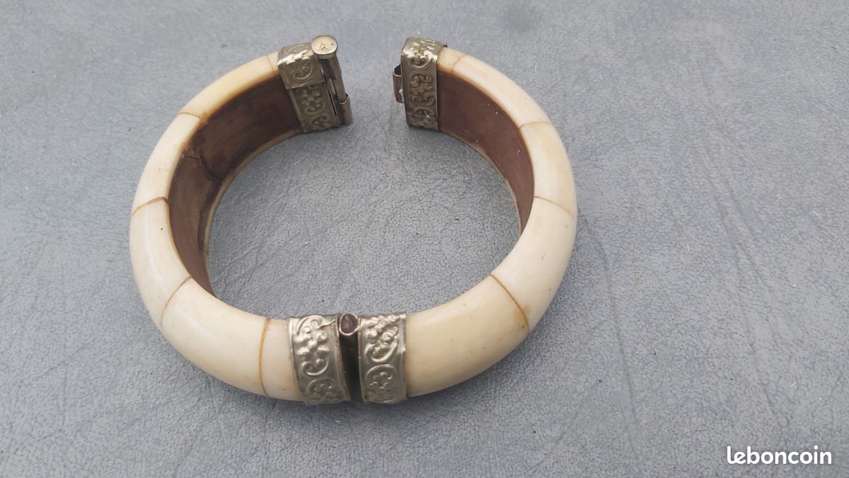 Bracelet Oriental Ancien En Métal Argenté - Occasion (sans Marque)