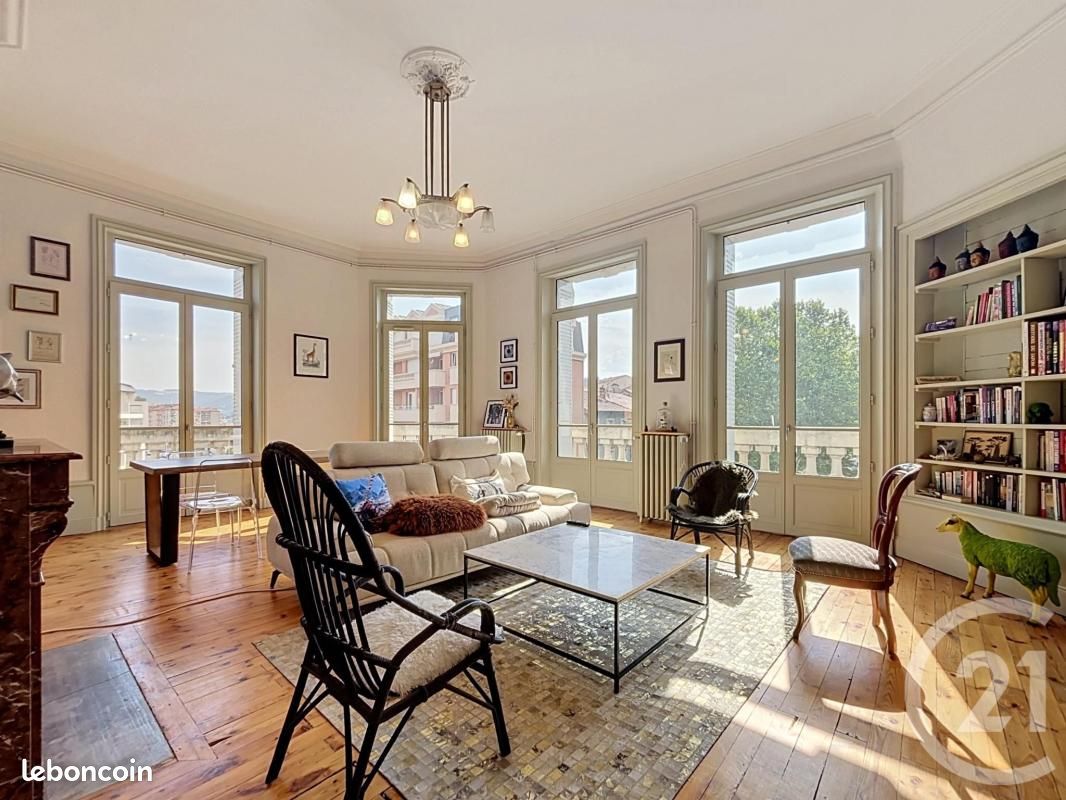 Appartement 6 pièces 256 m² · à Le Puy-en-Velay · 256 m² · 442 000 €