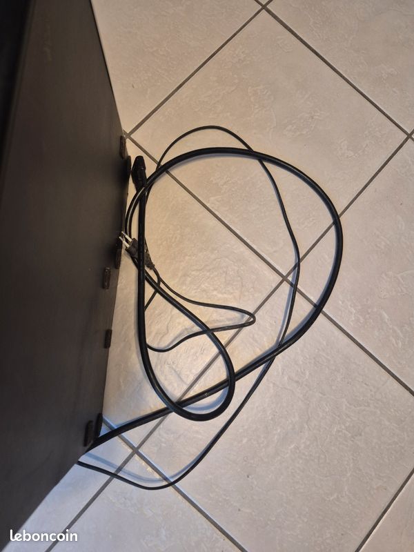 Caisse de basse home cinéma LG (image 2)
