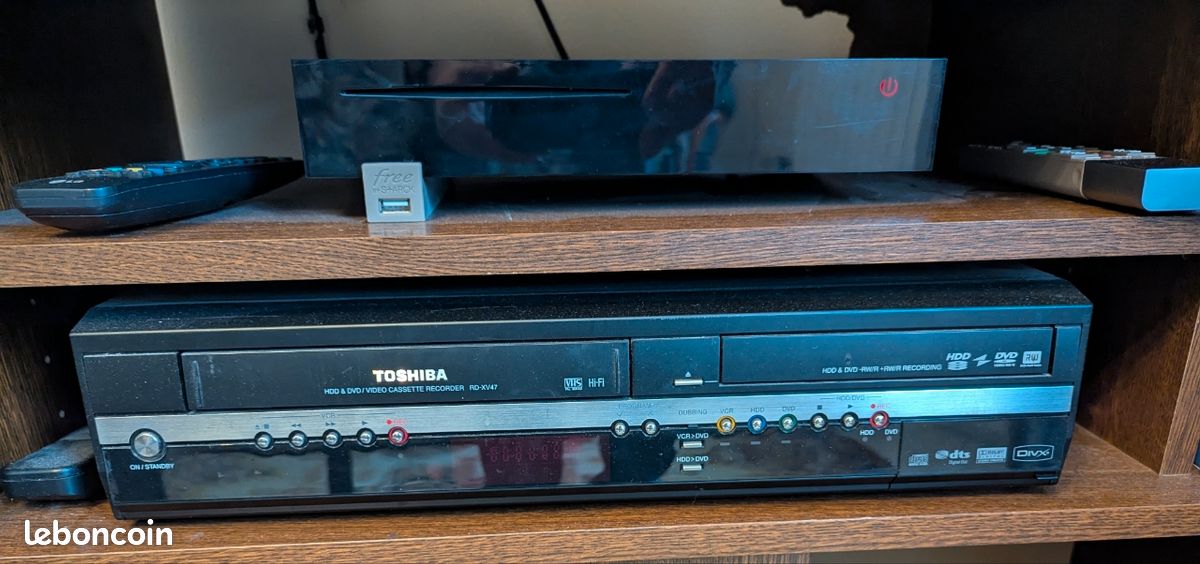 Magnétoscope Toshiba V-660F - Vintage VHS - Pour Pièces / Ne Fonctionne Pas