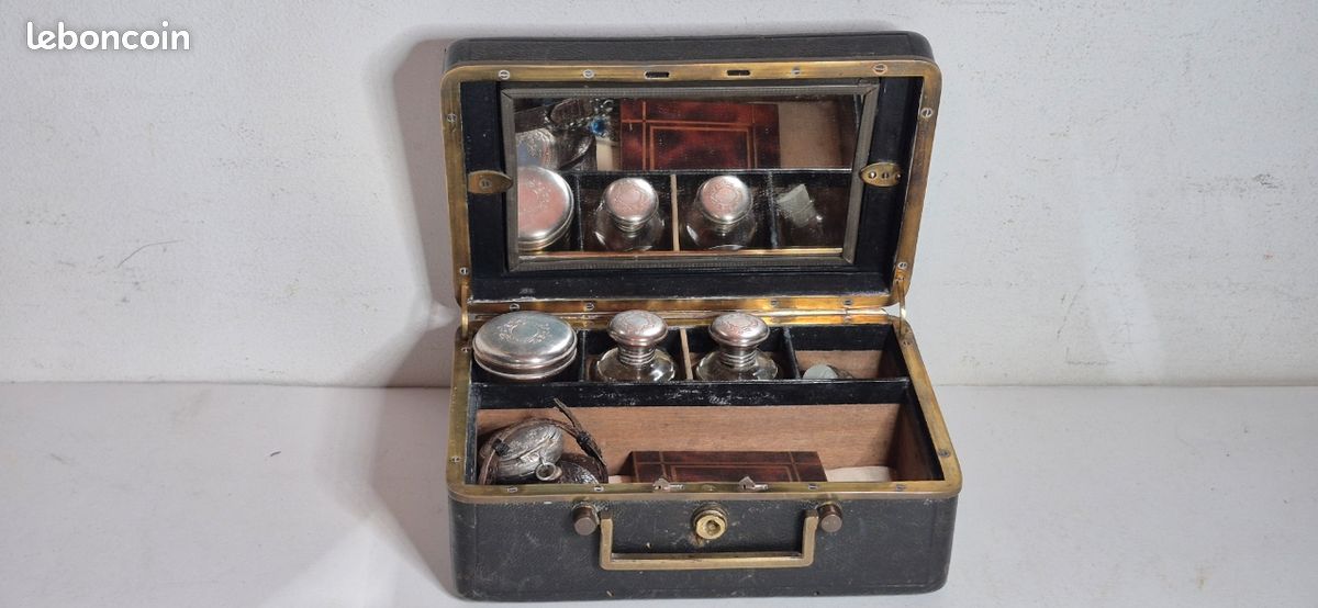 Coffret nécessaire voyage toilette bijoux (image 1)