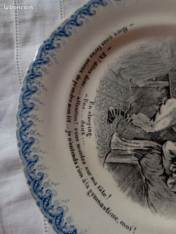 Assiette sur piedouche terre de fer - Choisy le Roi Assiette sur piedouche terre de fer - Choisy le Roi