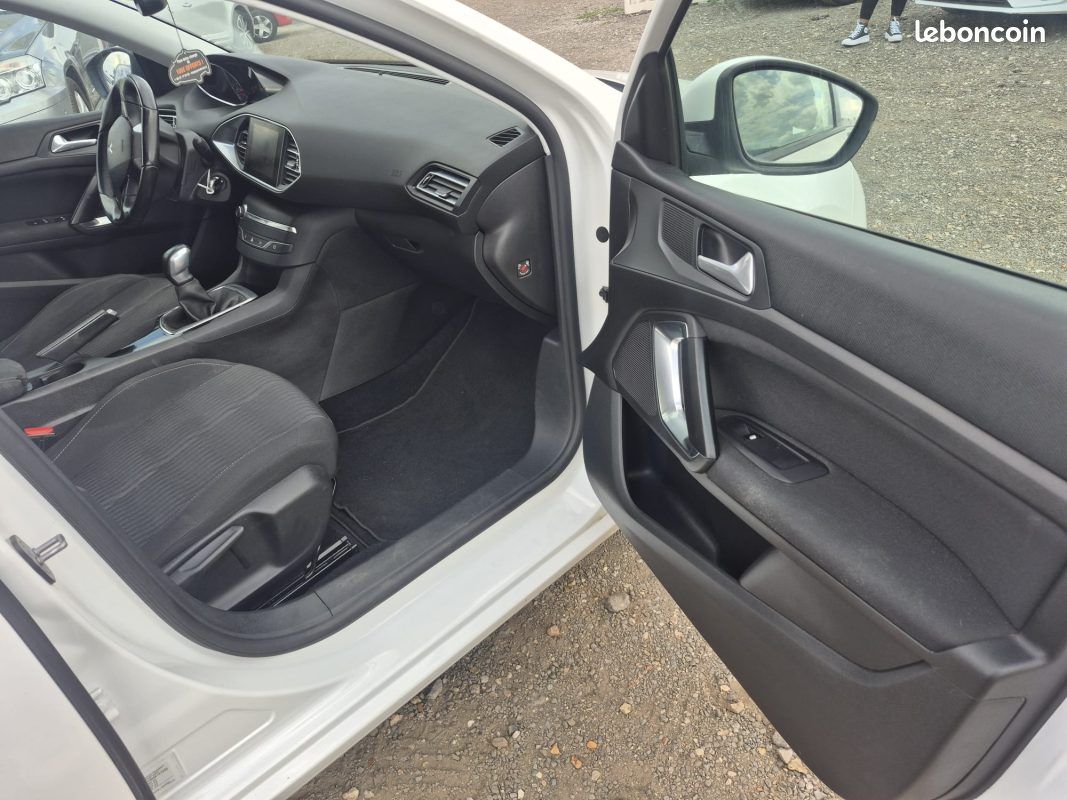 PEUGEOT 308 II 1.6 BLUEHDI 100CH S&S GPS Jantes clim super etat (image 7)