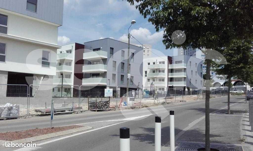 Appartement 4 pièces 99 m² · à Saint-Nicolas · 99 m² · 923 €/mois