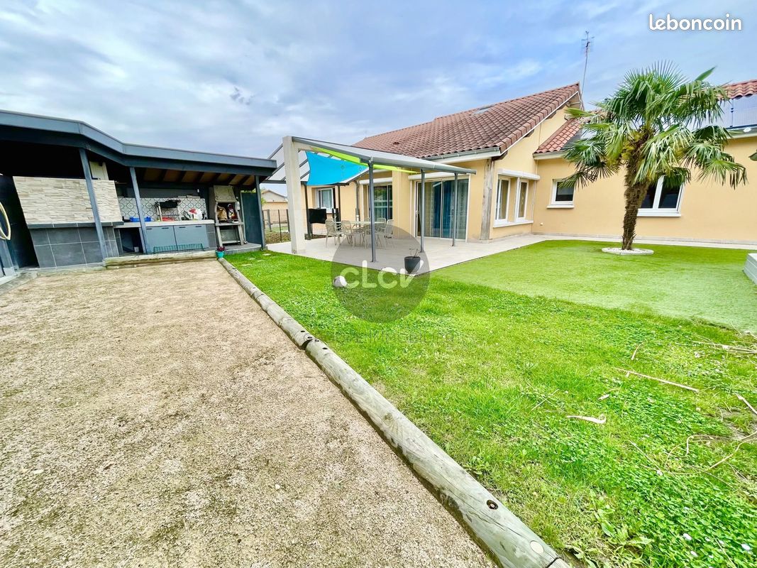Maison 8 pièces 220 m² · à Chevroux · 220 m² · 339 000 €