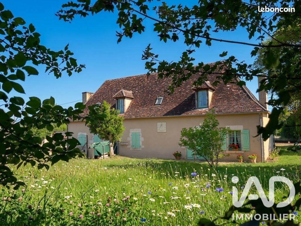 Maison 9 pièces 162 m² · à Antigny · 162 m² · 272 000 €