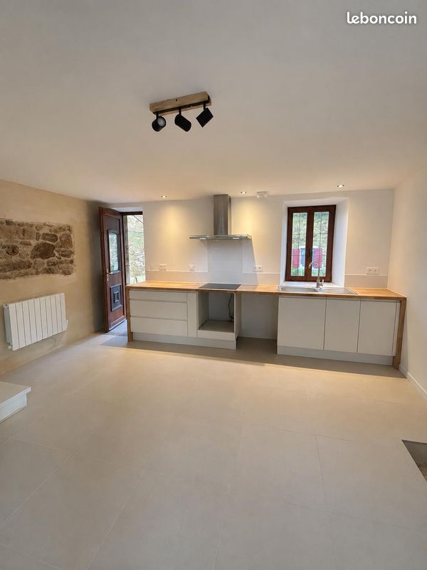 Maison 3 pièces 85 m² · à Logonna-Daoulas · 85 m² · 928 €