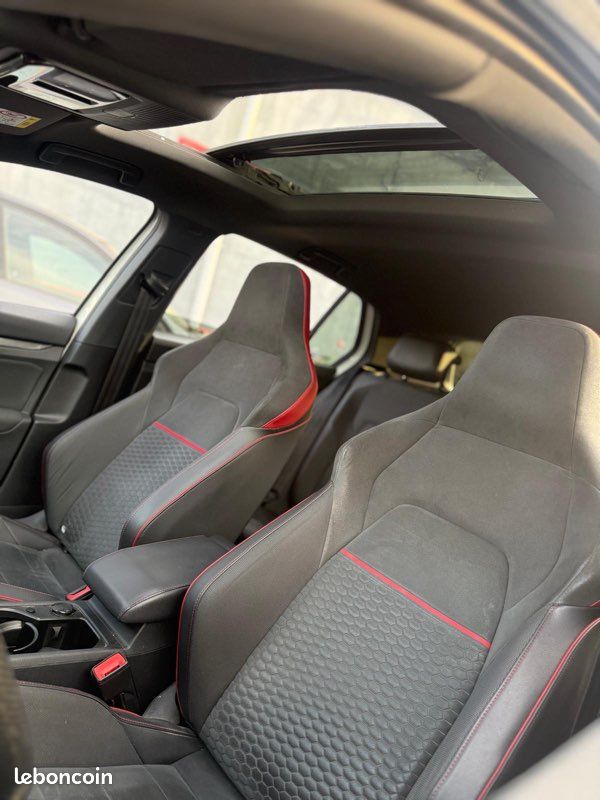 ✨Volkswagen Golf 8 GTI : Clubsport/2.0TSi 300Cv/dsg7/1main/Magnifique configuration/Full options/Garantie 1an/Très propre (image 6)