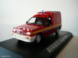 Renault 30 sapeurs-pompiers 1/43 Norev Ref. V4045 - Collection