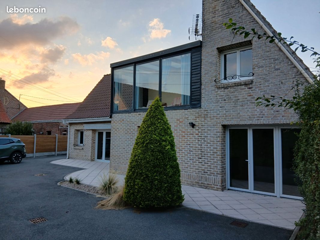 Maison 6 pièces 143 m² · à Volckerinckhove · 143 m² · 280 000 €