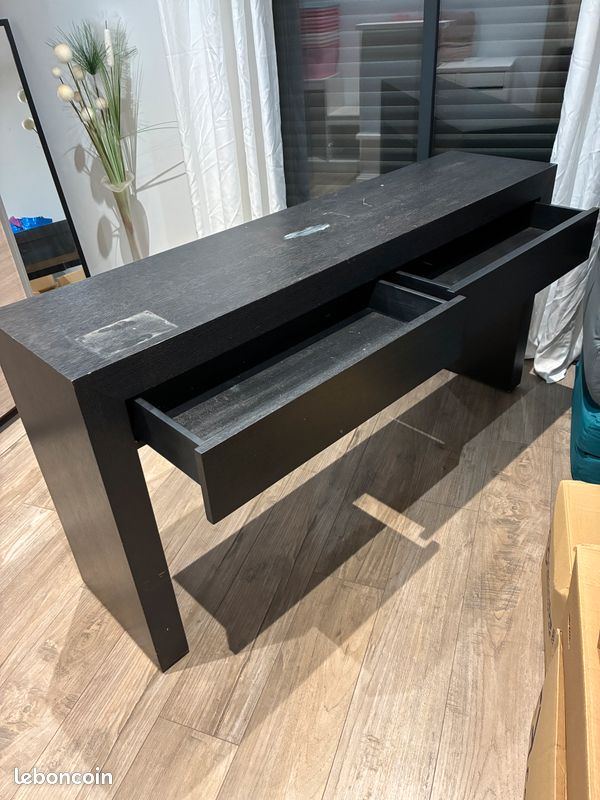 Console (image 2)