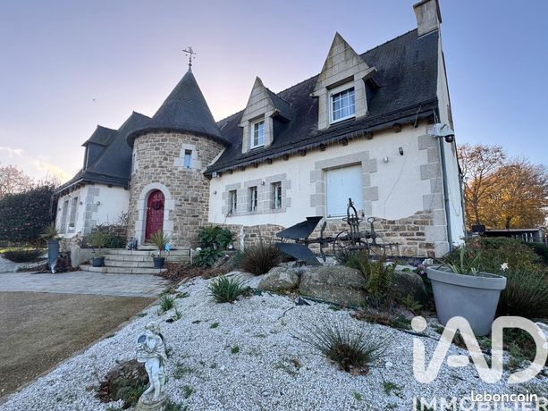 Maison 7 pièces 217 m²