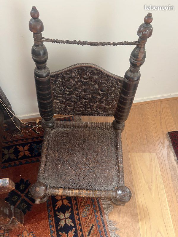 Chaise basse afghane en bois de cèdre x 2 (image 2)