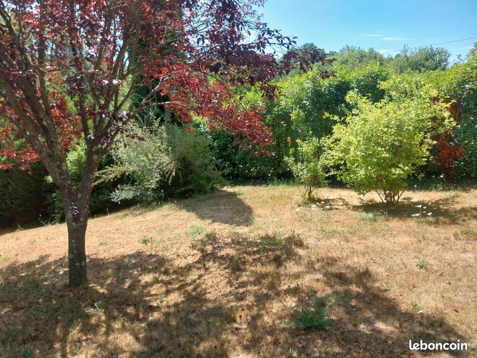Terrain 912 m² Villecroze · 100 000 €