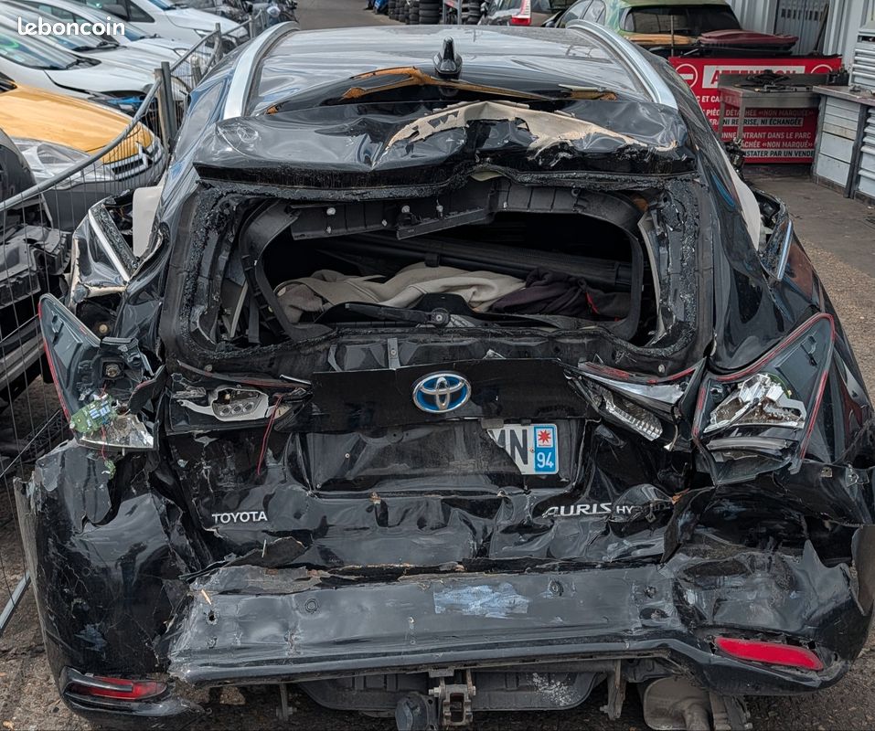 Toyota Auris 2 phase 2 break 1.8i 99 cv en pièce (image 3)