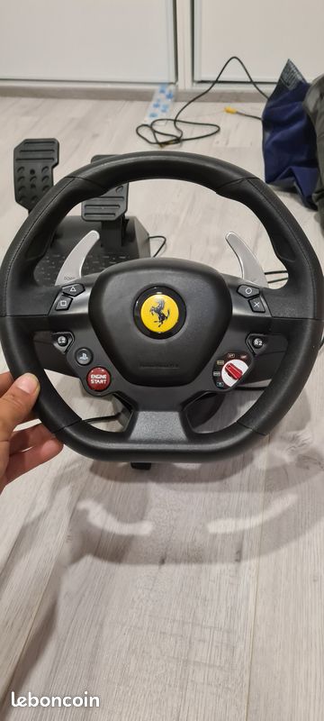 Volant +pédales Ferrari 488 (image 2)