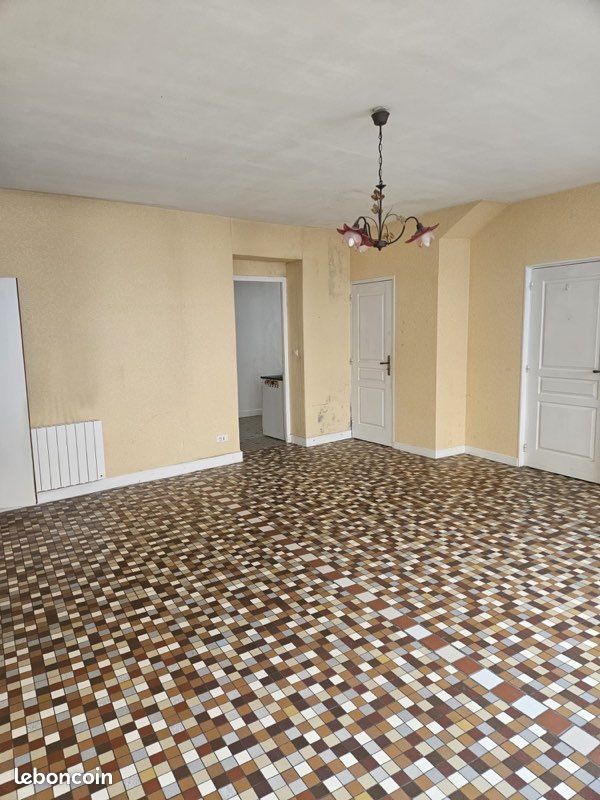 Appartement 2 pièces 70 m² · à Gournay-en-Bray · 70 m² · 550 €/mois