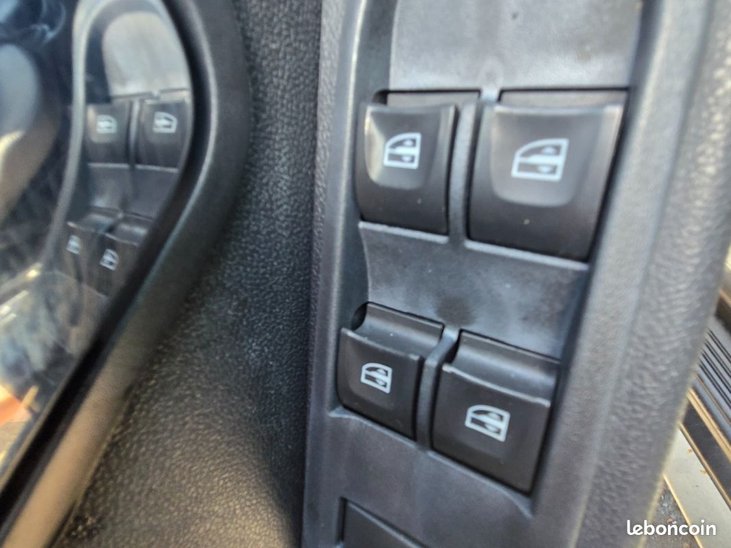 DACIA DUSTER 1.5 dCi 110 4x2 Lauréate Plus (image 12)