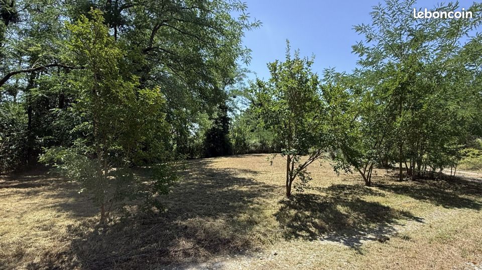 Terrain 950 m² · à Langoiran · 109 000 €