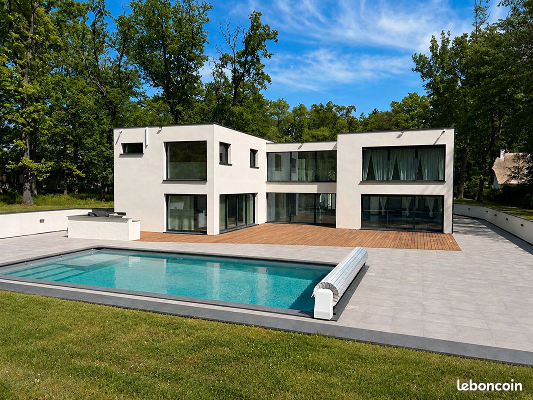 Maison 8 pièces 320 m² · à Lamorlaye · 320 m² · 1 567 000 €