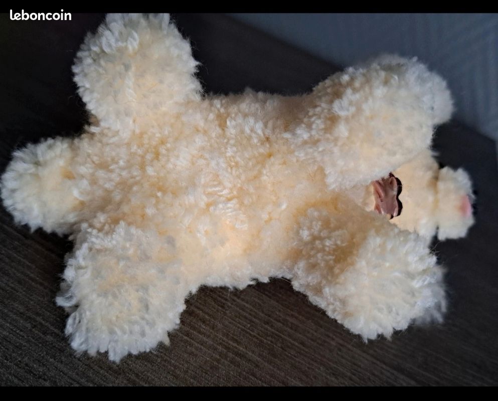 Peluche chien blanc en laine (image 7)