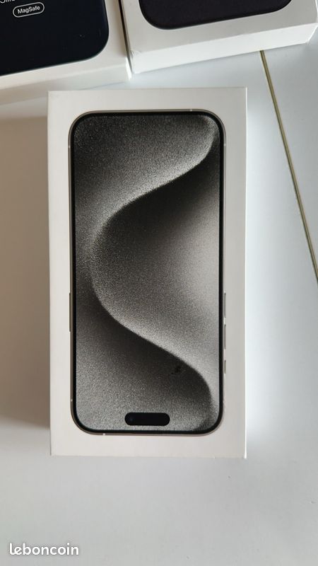 IPhone 15 pro 256g (image 2)