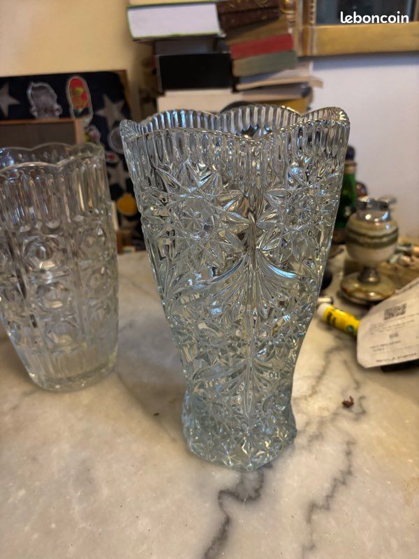 Vase en Cristal Pressé – Motif Étoiles et Palmes, 25,5 cm (image 6)