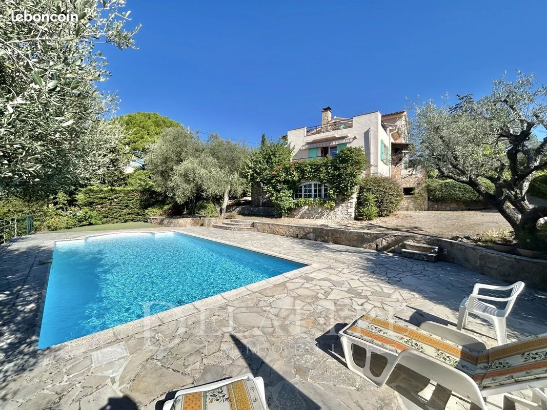 Maison 8 pièces 170 m² · au Rouret · 170 m² · 960 000 €