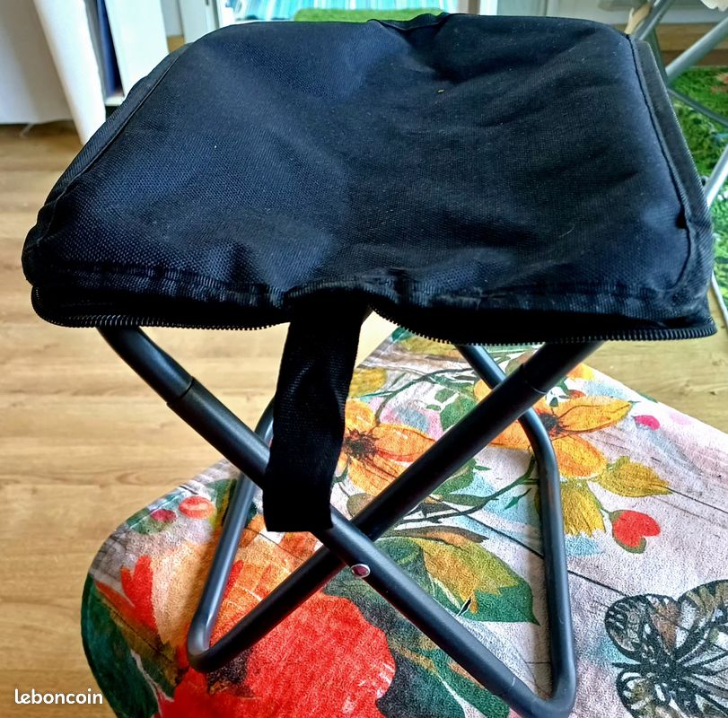 Petit tabouret pliable NEUF (image 1)