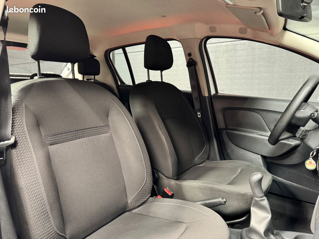 DACIA SANDERO 1.5 DCI 75Ch - AMBIANCE - CLIM - BLUETOOTH - ENTRETIEN CONSTRUCTEUR - GARANTIE 6 MOIS (image 6)