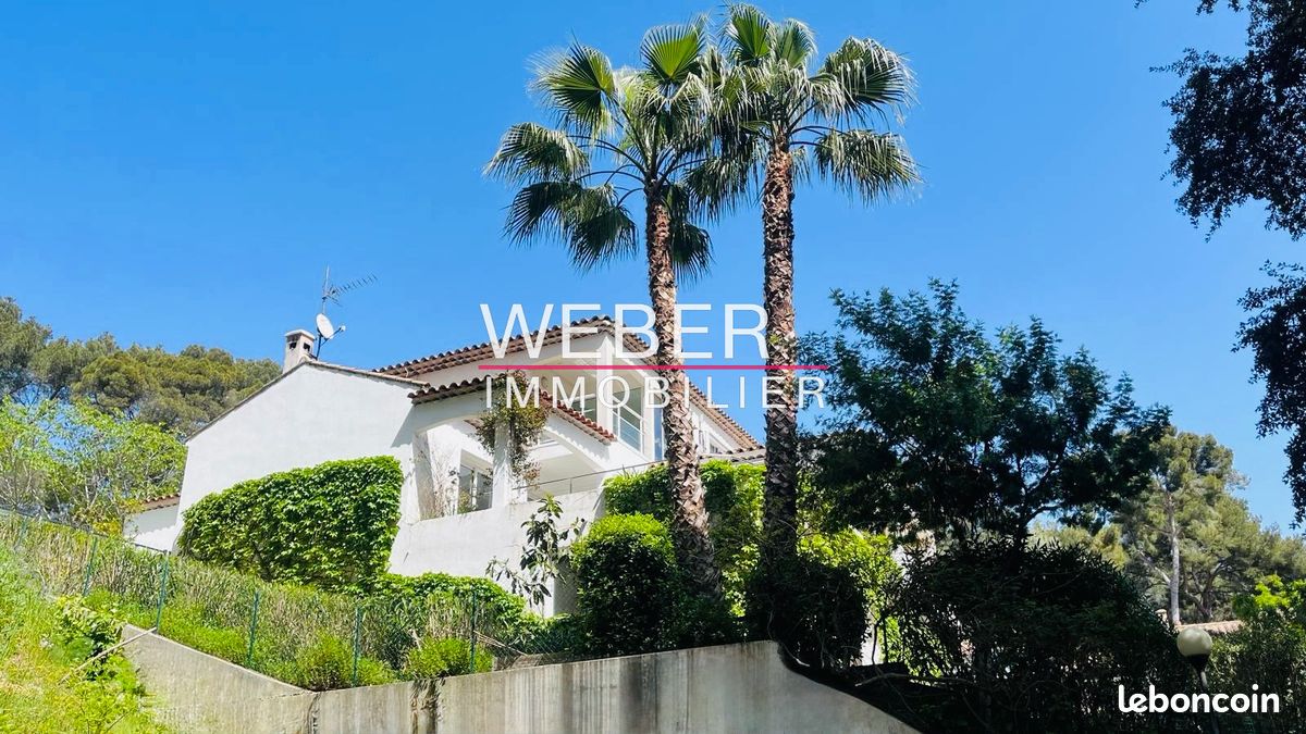 Maison 8 pièces 216 m² · à Sanary-sur-Mer · 216 m² · 1 249 000 €