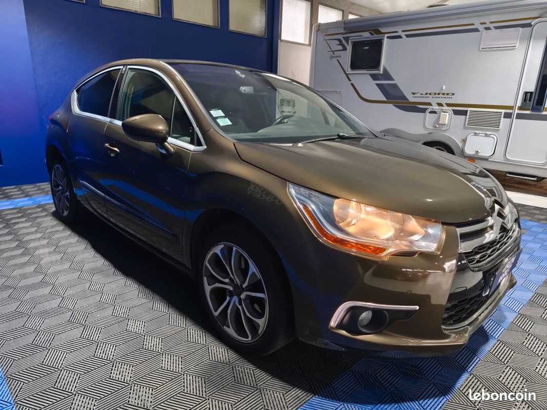 CITROEN DS4 1.6 200ch Sport Chic - 2012 - 104001 km - Faible kilométrage (image 3)