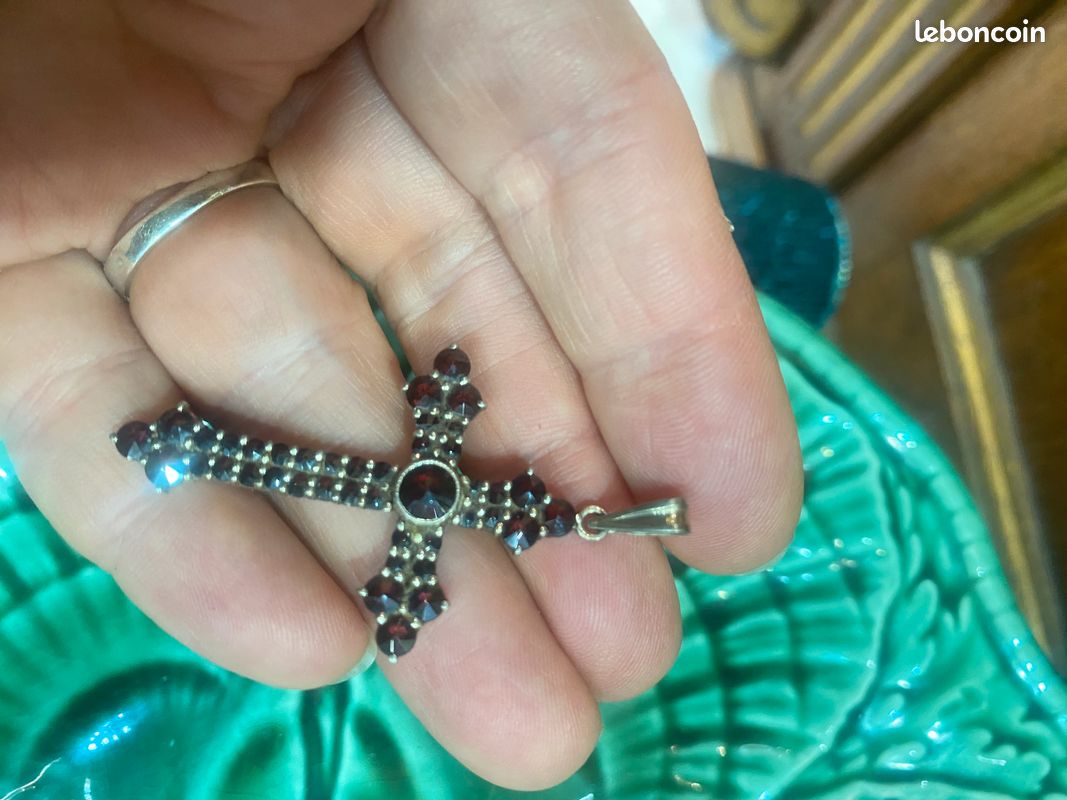 Pendentif croix en argent vermeil et les grenats (image 3)