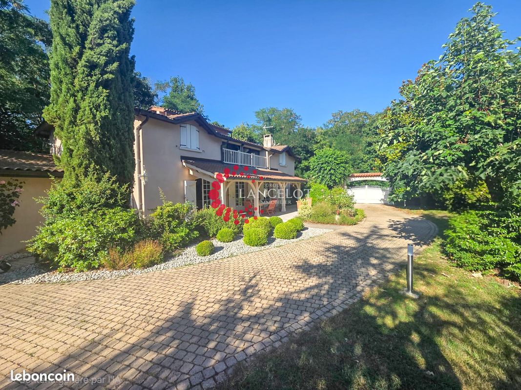 Maison 7 pièces 212 m² · à Francheville · 212 m² · 895 000 €