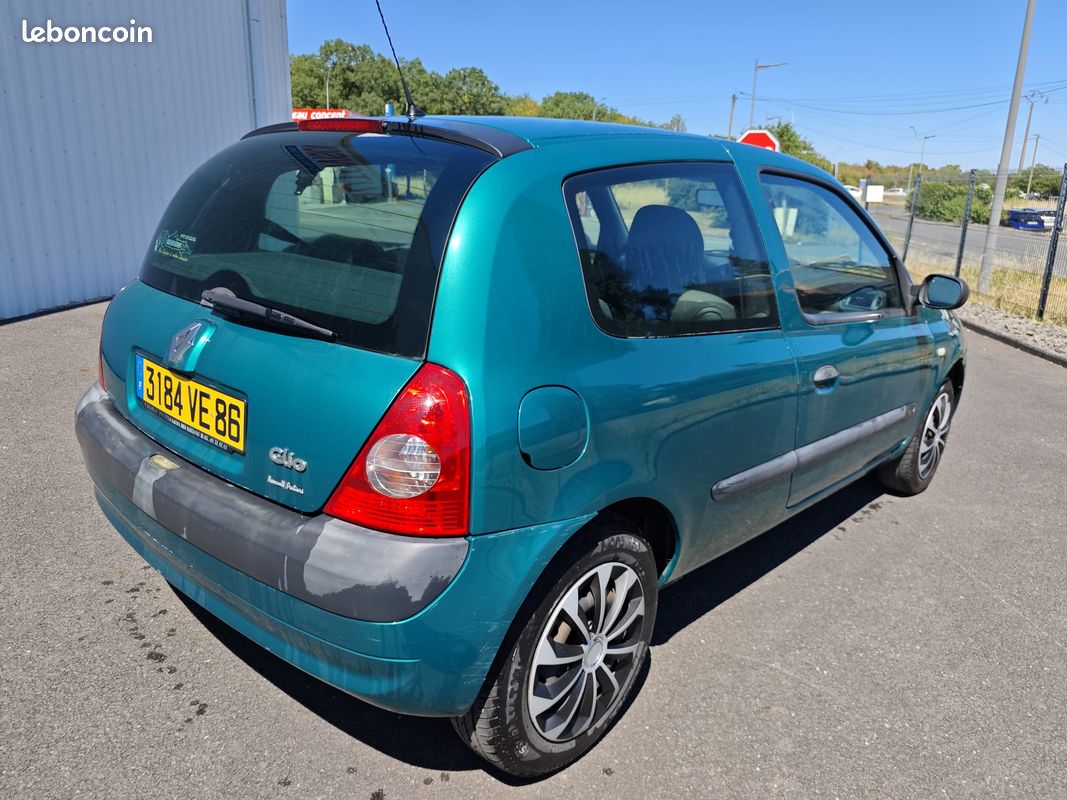 RENAULT Clio 150000KM ESSENCE 3 Portes Phase 2 1.2 i 16V 75CV (image 7)