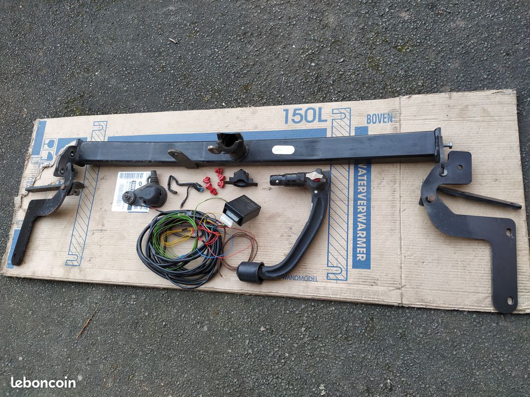 Attelage complet 3008 démontage sans outils (image 1)