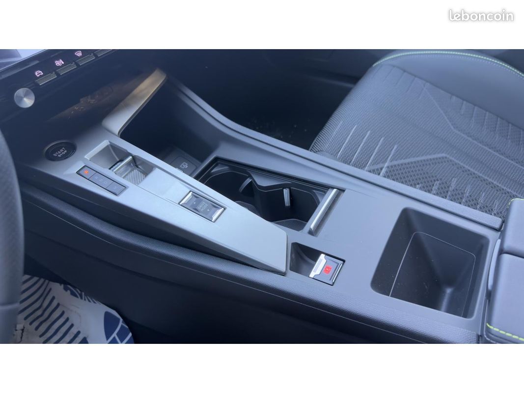 PEUGEOT 308 NOUVELLE Hybrid 145 DCS6 GT +TOIT OUVR+FOCAL+PK VISION 360 DRIVE ASSIST PLUS (image 17)