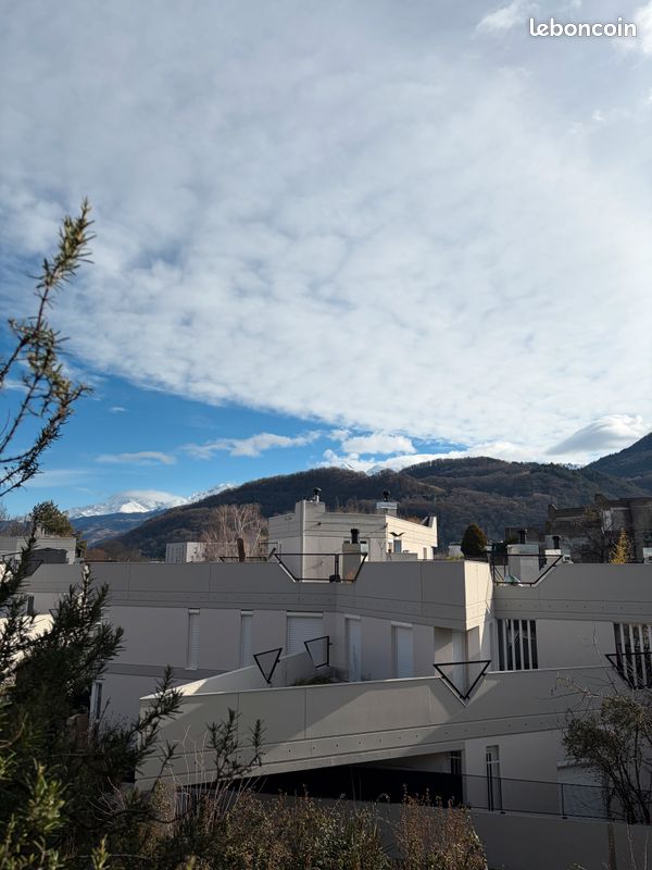 Appartement 5 pièces 122 m² · à Saint-Martin-d'Hères · 122 m² · 165 000 €