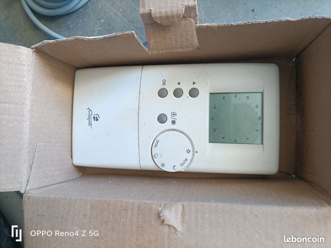 Thermostat Frisquet avec antenne (image 1)