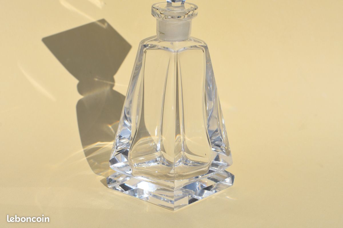 Flacon pour parfum en cristal – maison du cristal 20e siècle (image 2)
