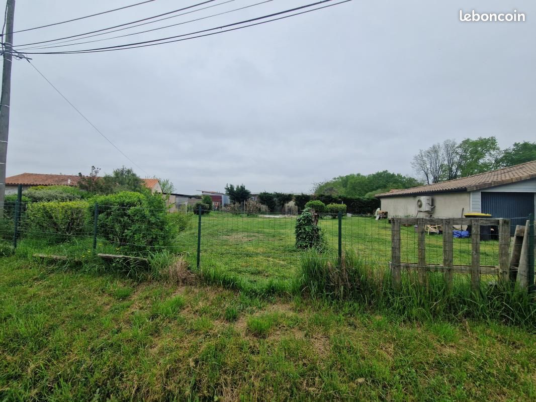 Terrain 1 050 m² Podensac · 59 000 €